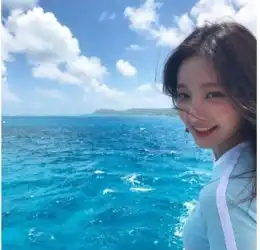 头发出油说明螨虫已经藏不住了,两招教你这样做