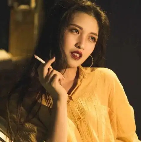 冷色系图片头像女生星女