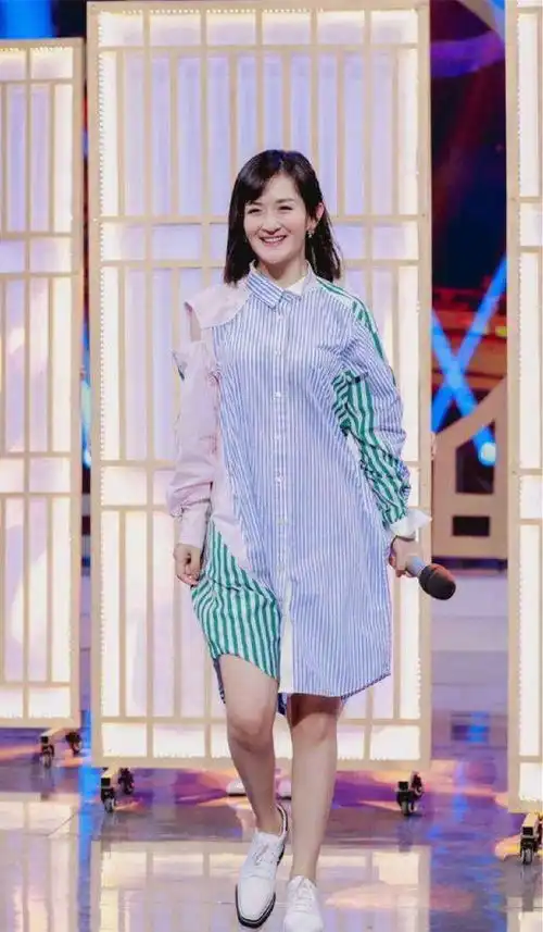 风衣大势已去,今年流行水手衣,青春减龄很吸睛