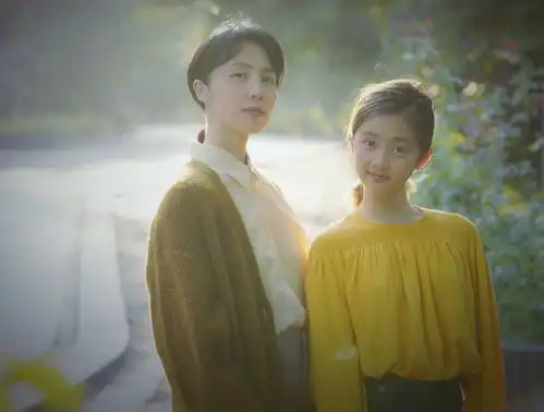 黄磊女儿晒全家合照,多多身高快赶超妈妈,手戴三枚戒指超抢镜