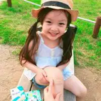 小女孩头像可爱呆萌