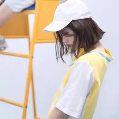 黄色系女生头像大全女郎