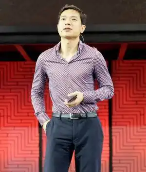 整个地球都被程序猿控制,但是审美依然是硬伤