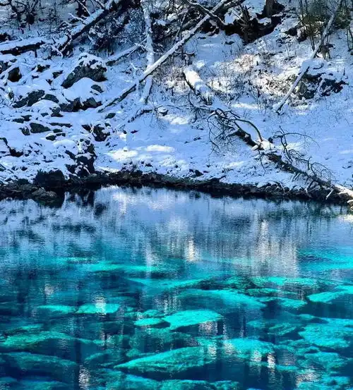 蓝天白云山水画头像