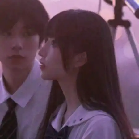 qq头像情侣一对一张时间久了我依然还爱着你