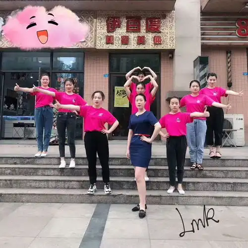 伊百度成都美容院18周年伊百度美容师图片