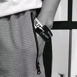 头像别总想一些不切实际的东西,比如你能跟我在一起