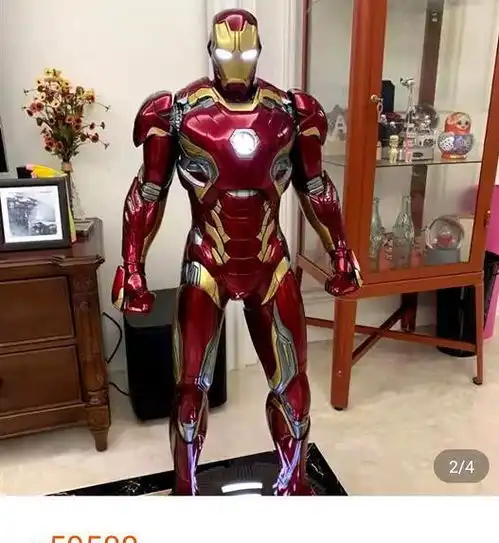 蔡萝莉秀价值6万的钢铁侠手办,却出现尴尬一幕,自己还没手办高