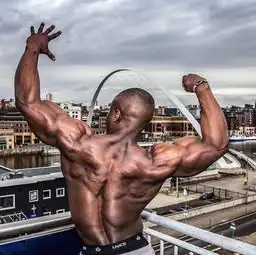 他11岁健身,励志要成为施瓦辛格,因为最强肌肉小孩走红