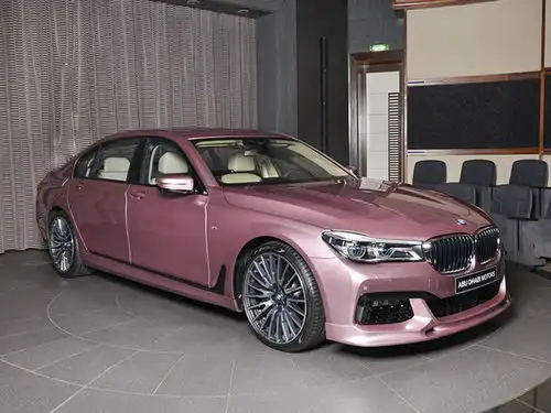 宝马7系不务正业推少女心十足的粉色定制版