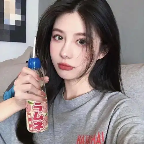 长相很韩系的女生头像图