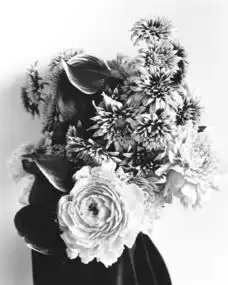 荒木经惟镜头下的爱欲生死与南艺美术馆的那些花