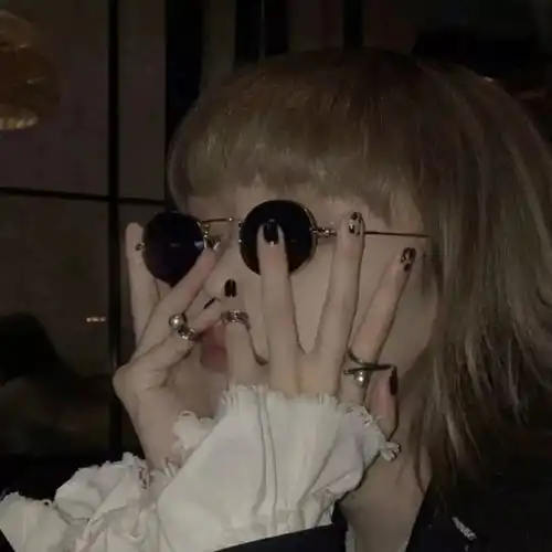 头像管它几岁快乐万岁