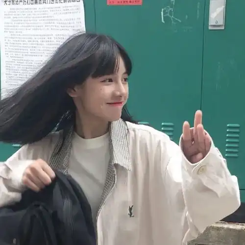 qq萌系情侣头像邻家男孩