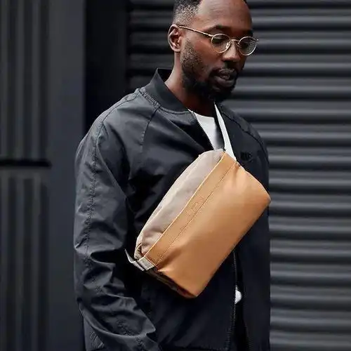 360帅炸天的胸包来啦能装又薄高颜值,直男秒变潮男