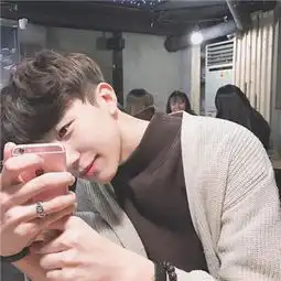 韩系潮流帅气男生头像2018大全除了爱笑我最爱的就是你了