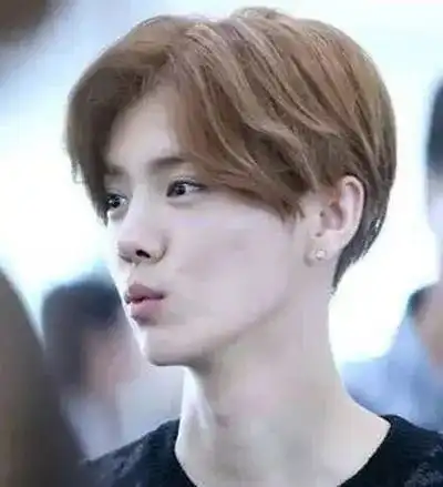 这样阳光帅气的暖男发型,有几个女生拒绝的了