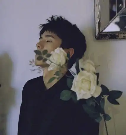 盘点易烊千玺vs王源,娱乐圈小狼狗vs小奶狗,哪个是你的菜