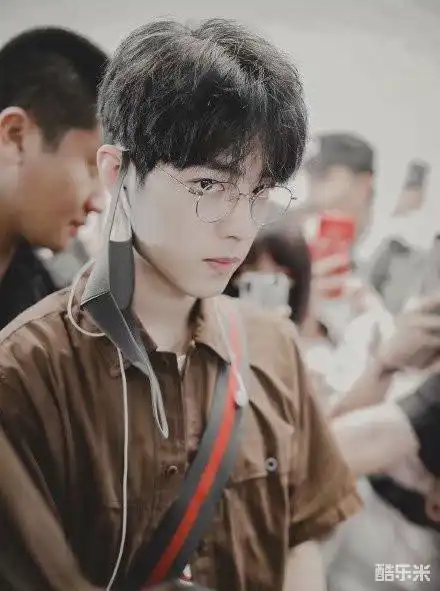 陈情令非科班出身的肖战,却因演技炸裂广受好评