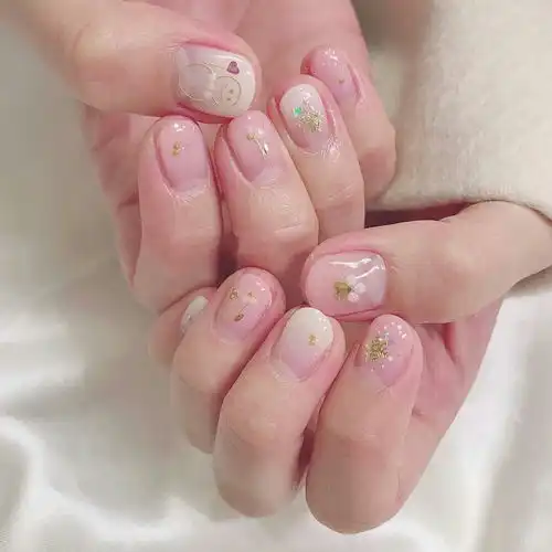 情人节换上粉色斩男系美甲,让你的男神更心动哦