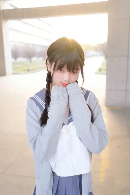 素人美女网红纯白色学生制服写真大赏,欢迎大家亮图来战