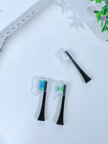 高冷禁欲系男神许凯,是如何靠唇红齿白刷出路人缘的