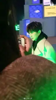 男星近期未p生图,杨洋让人眼前一亮,范丞丞是从漫画里出来的吗