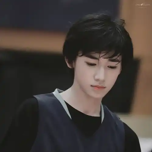 性别是流动的a装o的盆王微微一笑很倾城