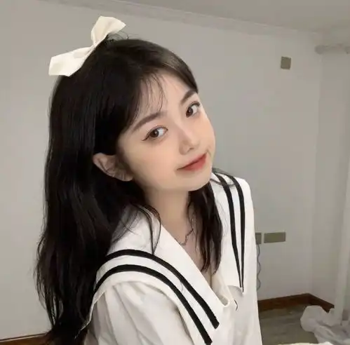 网易云热评大学毕业那会,我暗恋的姑娘找我借钱,然后我就忽悠