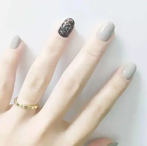 灰色美甲系列拉近你我距离