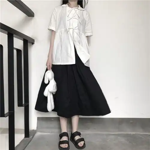 工装酷女孩的衬衫搭配