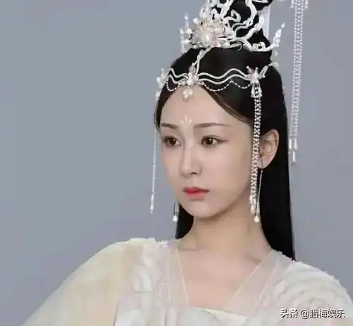 成毅沉香如屑刚开机,袁冰妍新古装剧也官宣,男主拉满期待值