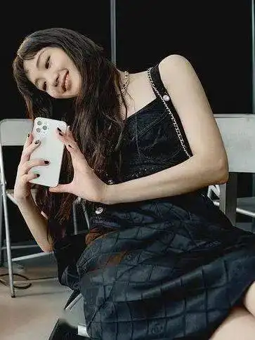 看完鱿鱼游戏,爱上了清冷系美人