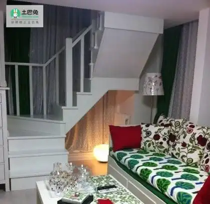 单间公寓如何改造出一个复式小阁楼,看看我家的,朋友都羡慕眼红