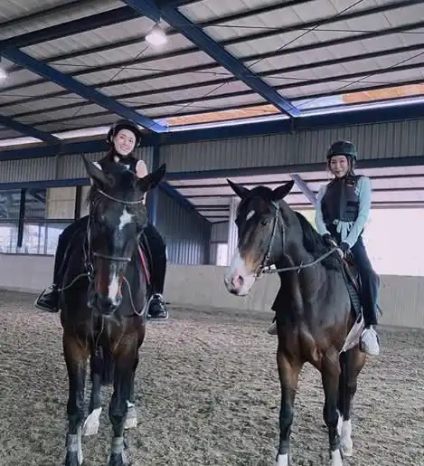 骑马女孩头像图片大全