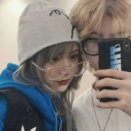 扣扣情侣头像你来我心里吧