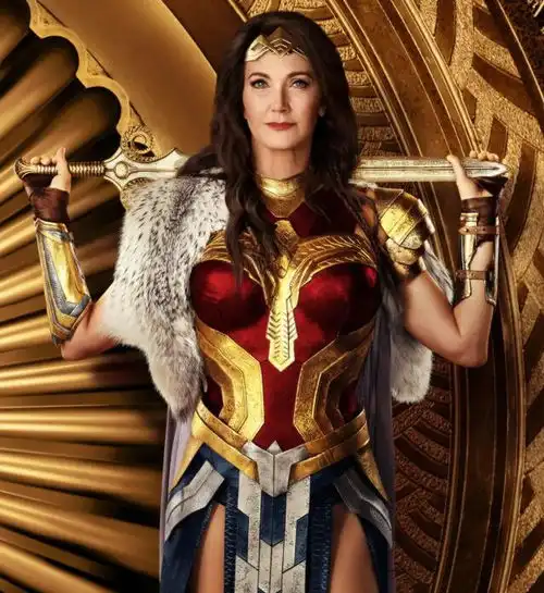 虽然神奇女侠2少了15分钟,但彩蛋依旧重磅,老年版神奇女侠亮相