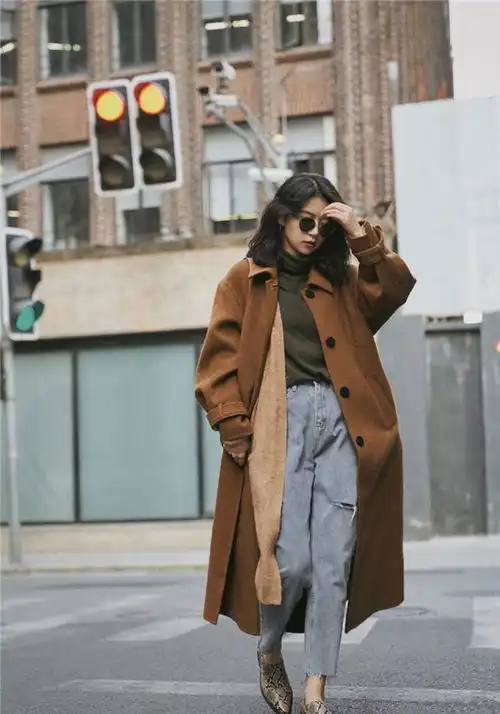 女人到中年,穿衣要显气质,试试这些无龄感穿搭,洋气还显贵