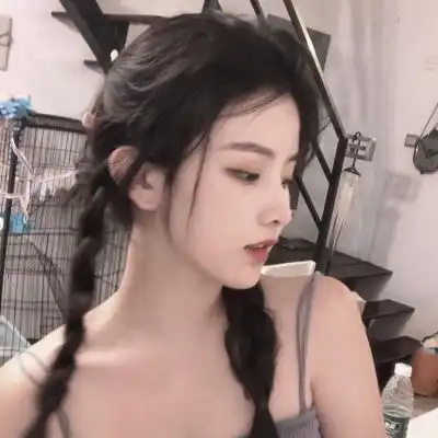 简单耐看的女生头像啦啦啦