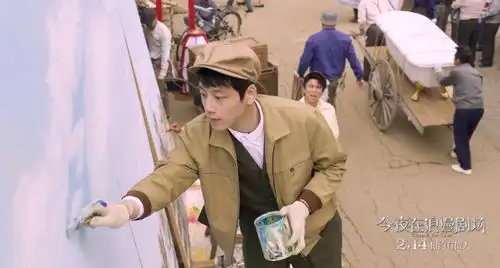 今夜在浪漫剧场玻璃吻主题海报打造昭和复古风