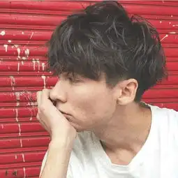 奶狗系女生头像可爱短发