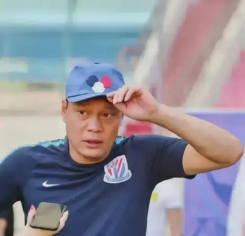 随着杜兆才被决定逮捕,足球名宿范志毅点评一针见血