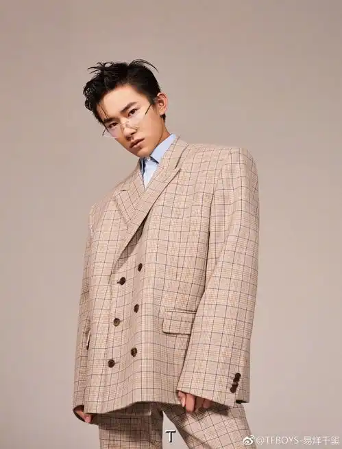 大赏闲聊会追了十年的偶像结婚,追星女孩的钱也太好赚了吧