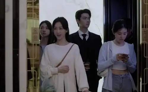 杨紫新剧热度爆棚,但她的演技和外貌全被嘲讽,质疑该剧热度虚高