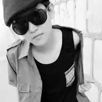 情绪低落的qq黑白男生头像所有深爱都是秘密