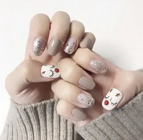 爆红ins的圣诞美甲,直接拿图快去做起来吧