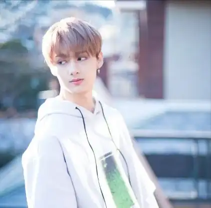 头像图片韩系男张艺兴