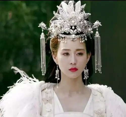 张钧甯高中旧照曝光,单眼皮蒜头鼻,和现在比真的判若两人