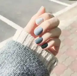 灰色美甲系列拉近你我距离