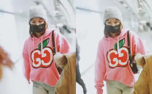 不愧是甜美系少女,程潇着粉色卫衣白长裤现身,少女心满满的穿搭